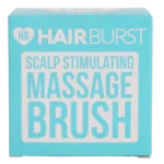 تُعد فرشاة هيربرست (Hairburst) لتدليك وتحفيز فروة الرأس أداة يدوية مصممة لتعزيز صحة الشعر من خلال العناية المباشرة بالفروة، وتتميز بشعيرات سيليكون ناعمة ومرنة. Noon Noon +1 الفوائد الرئيسية تنشيط الدورة الدموية: يساعد التدليك في زيادة تدفق الدم إلى بصيلات الشعر، مما يدعم نمو شعر أقوى وأطول. التقشير والتنظيف العميق: تعمل الشعيرات على إزالة خلايا الجلد الميتة وتراكم منتجات التصفيف والزيوت الزائدة، مما يخلق بيئة مثالية للنمو. تعزيز رغوة الشامبو: تساعد عند استخدامها مع الشامبو في توزيعه بشكل أفضل والوصول إلى جذور الشعر لتنظيف أكثر فاعلية. تقليل التوتر: تمنح شعوراً بالاسترخاء يشبه تجربة الصالون أثناء غسل الشعر. شروق ناي شروق ناي +6 طريقة الاستخدام للحصول على أفضل النتائج، يُنصح باتباع الخطوات التالية: وضع الشامبو: ضعي شامبو هيربرست أو أي شامبو تفضلينه على شعرك المبلل كالمعتاد. التدليك: أمسكي الفرشاة براحة يدك واضغطي بضغط خفيف على فروة الرأس. الحركة: حركي الفرشاة بسرعة ذهاباً وإياباً (وليس بحركات دائرية واسعة لتجنب تشابك الشعر، خاصة إذا كان مجعداً). الشطف: بعد تدليك كامل الفروة، اشطفي الشامبو جيداً وتابعي روتينك باستخدام البلسم. Noon Noon +4 نصائح إضافية يمكن استخدامها على الشعر الجاف أو المبلل حسب تفضيلك. يُنصح بتنظيف الفرشاة بانتظام لمنع تراكم الرواسب عليها.